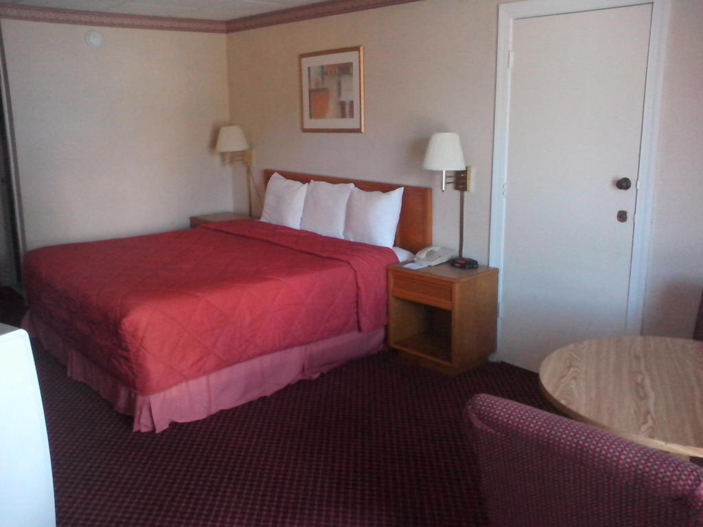Regency Inn Richmond Dumbarton Екстер'єр фото