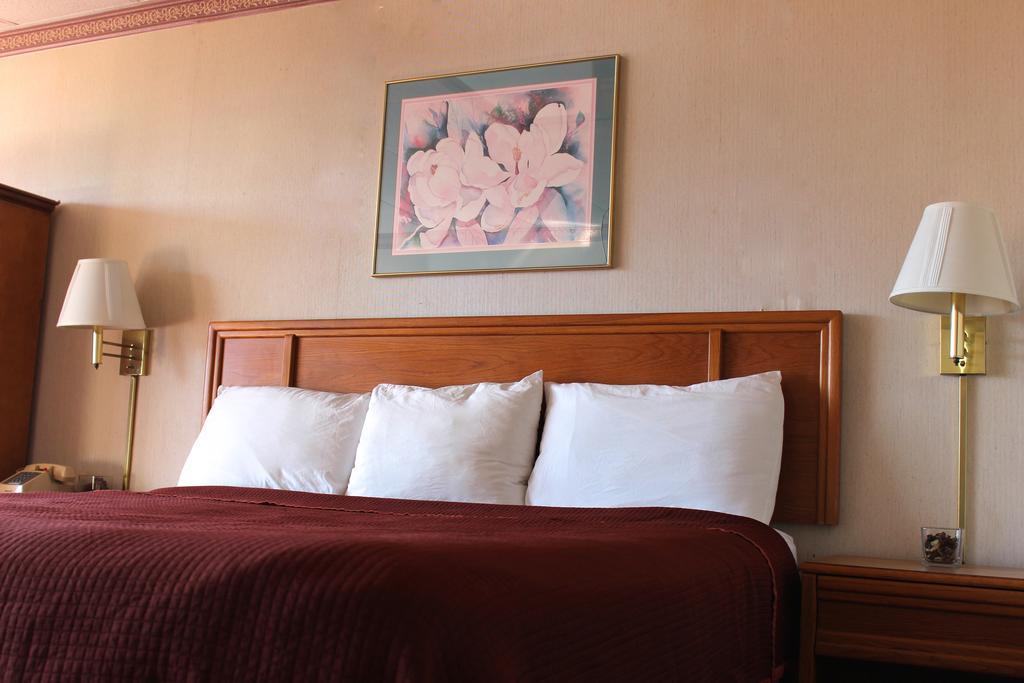 Regency Inn Richmond Dumbarton Екстер'єр фото