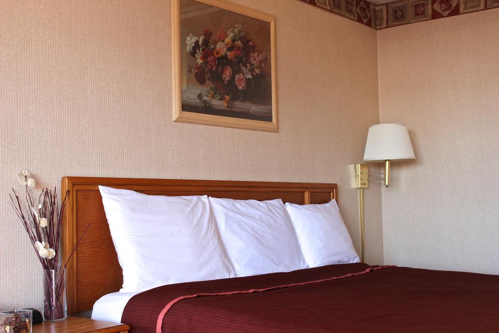 Regency Inn Richmond Dumbarton Екстер'єр фото